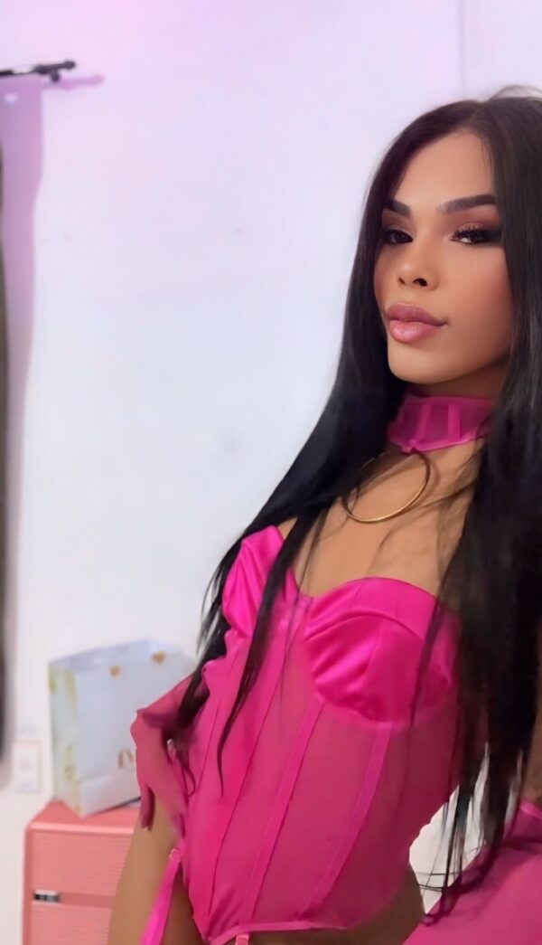 Trans morena com local - Victoria Costa